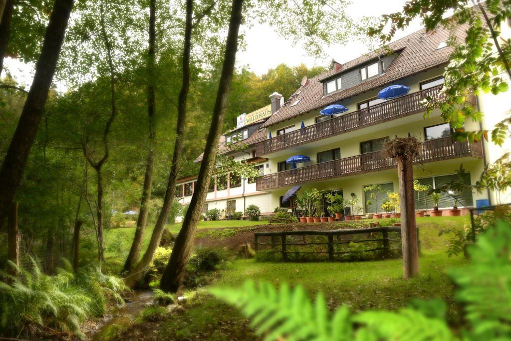 Hotel Waldhaus Mespelbrunn Exterior foto